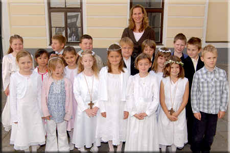 Besonders gestalteter Gottesdienst f&uuml;r unsere Erstkommunionkinder 2009